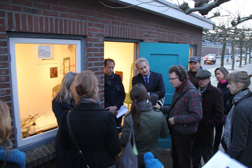 ‘Dit is voor mij een uitje’ Burgemeester Van der Laan op bezoek in Museum Perron Oost